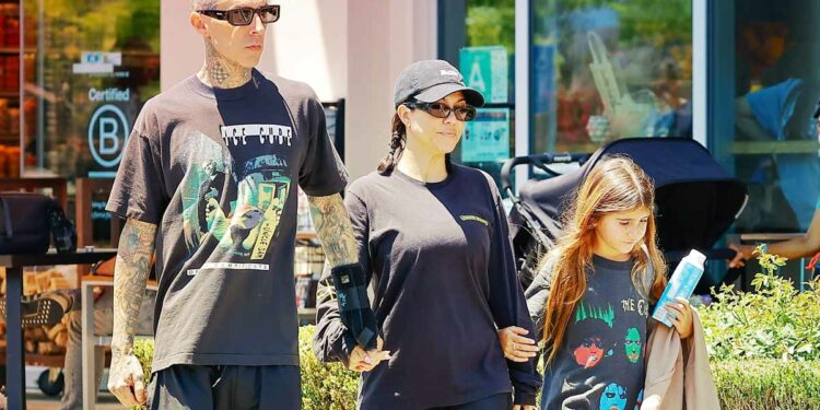 Kourtney Kardashian And Travis Barker Spotted with Daughter ...