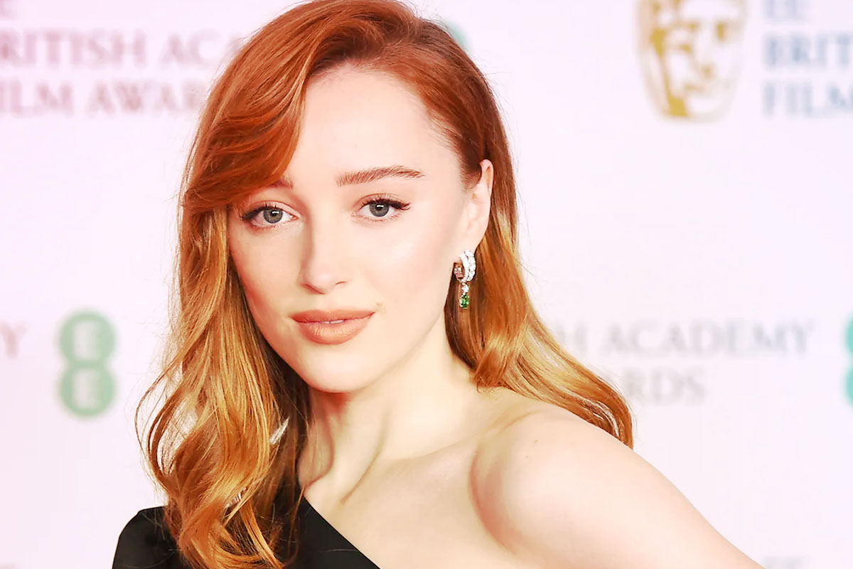 Phoebe Dynevor Dyed Her Bridgerton Red Hair - Daily Research Plot
