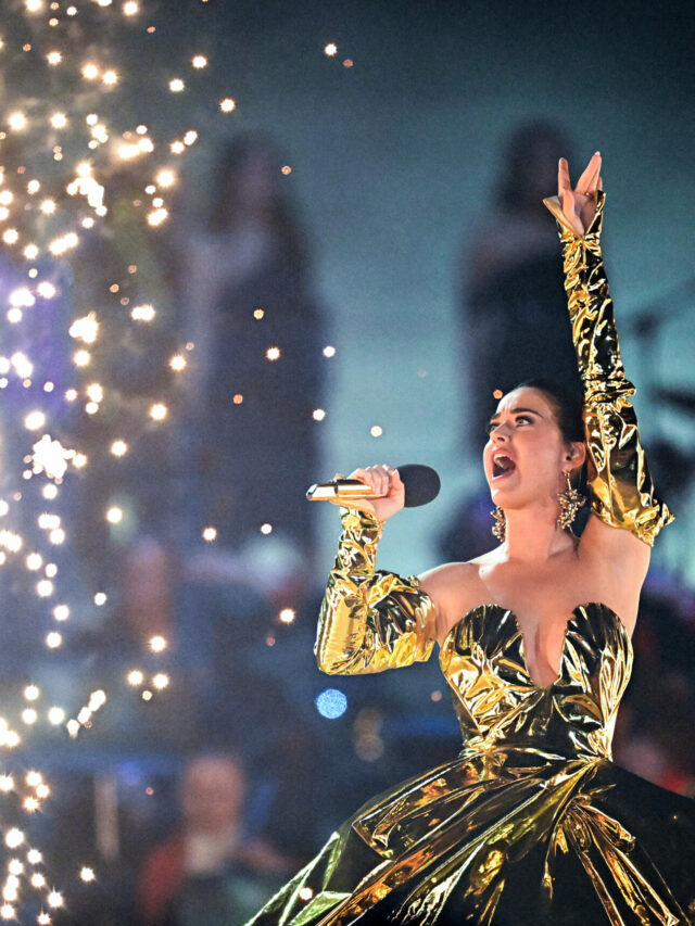 Katy Perry Rocked In Golden Gown
