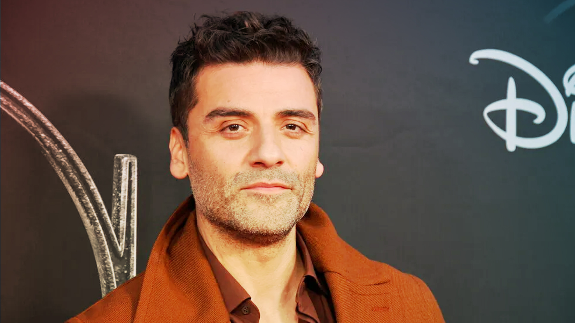 How Many Siblings Does Oscar Isaac Have?
